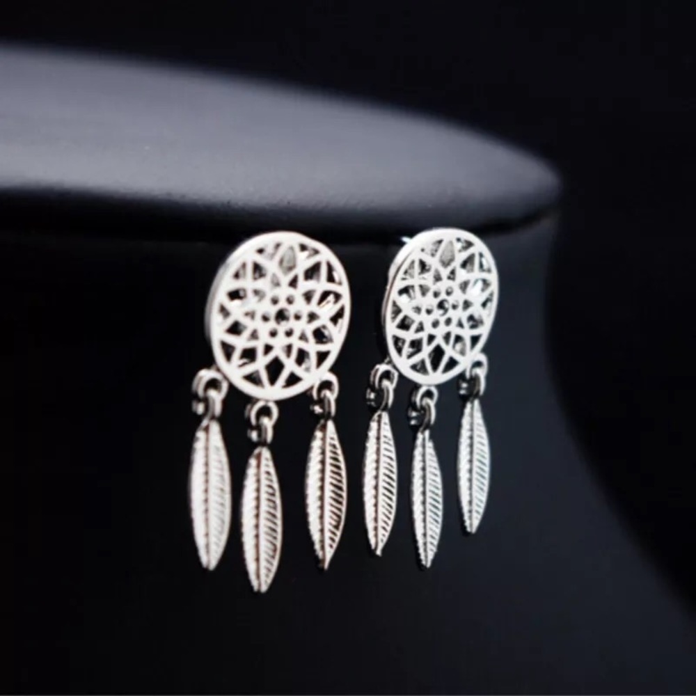 🎉 New Silver Plated Dream Catcher Stud Earrings